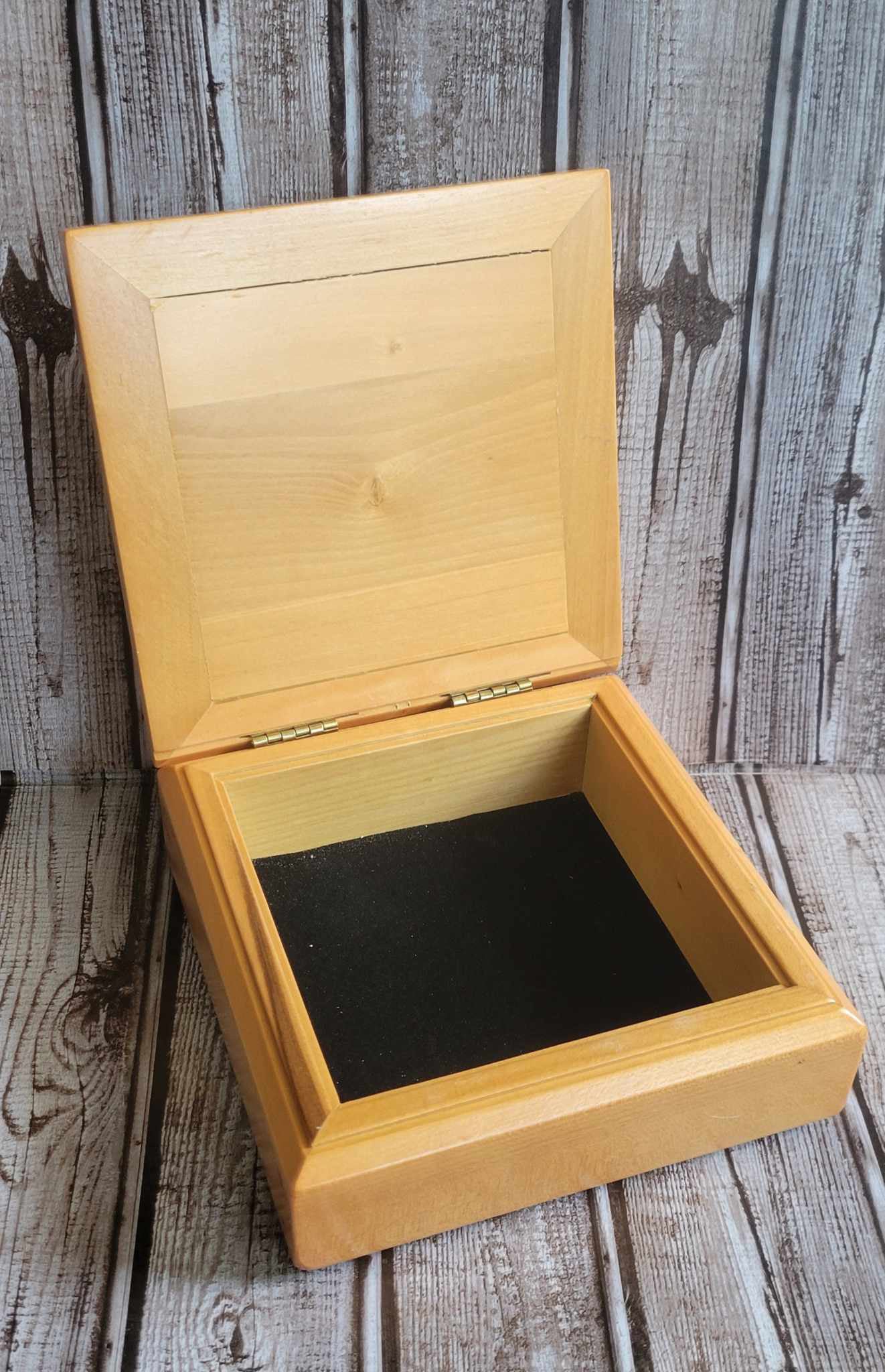 Scott Shupe Single Medium Wooden Box - Owl